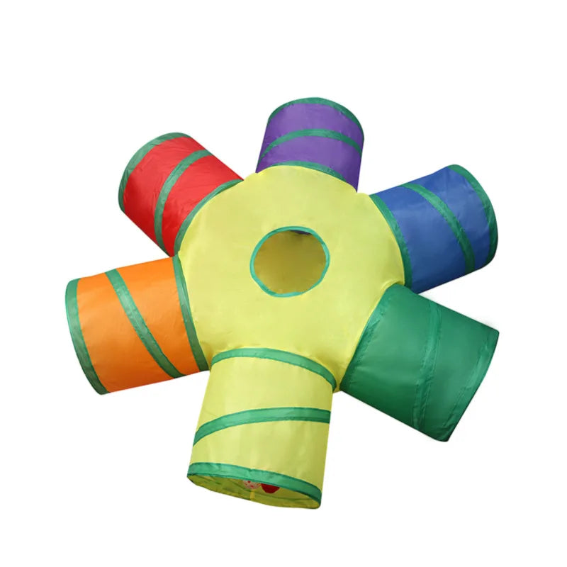 Túnel interativo para gatos com vários compartimentos e brinquedos pendurados