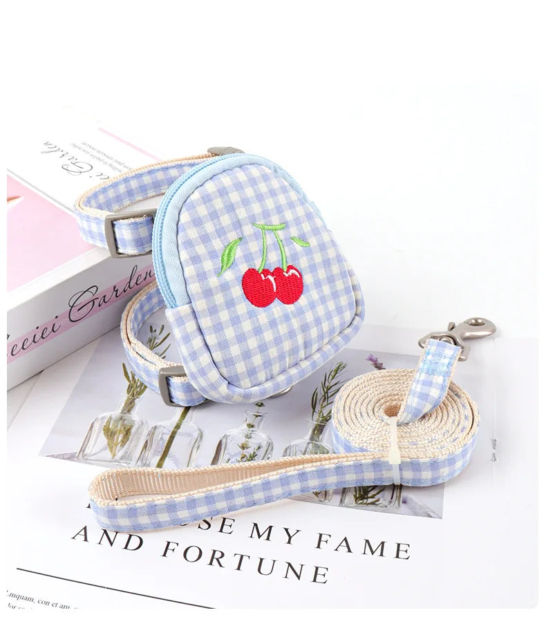 Conjunto adorável de coleira e guia xadrez com estampa de frutas para animais de estimação – Colete ajustável + Guia + Mini Bolsa